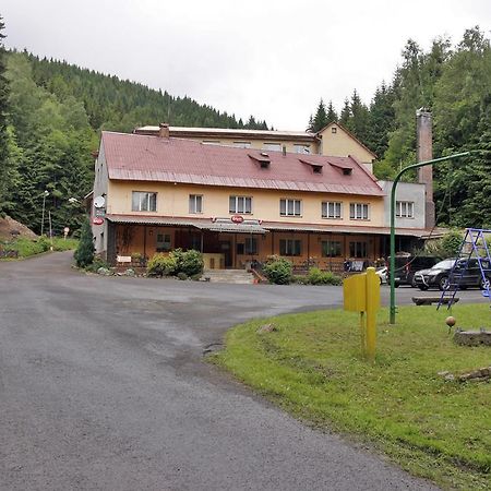 Sport Hotel Mustek 야히모프 외부 사진